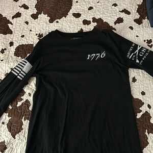 Men’s long sleeve shirt EUC size L